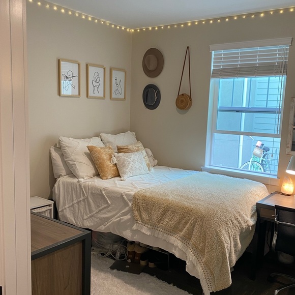 11x14 Inch Framed Minimalist Wall Art Set with Lady's Body Line Art for Room - Picture 8 of 9